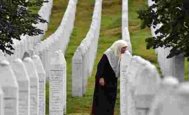 25 Yıldır Dinmeyen Acı: Srebrenitsa Katliamı'nın 9 Kurbanı Daha Toprağa Verildi