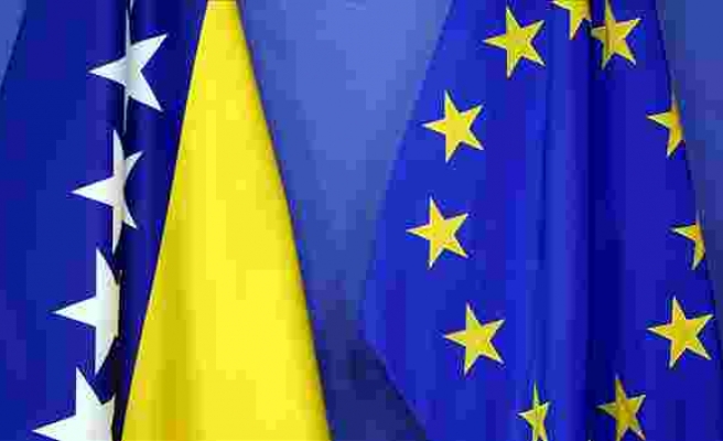 AB Komisyonu Bosna Hersek'e 'aday ülke' statüsü için görüş bildirdi