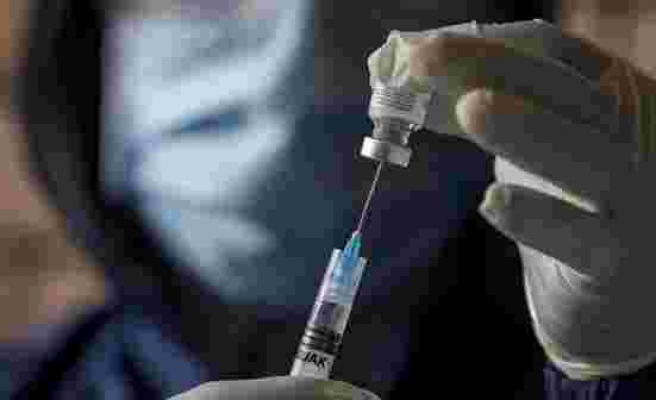 ABD'li Moderna: Koronavirüs aşısı en az 1 yıl boyunca virüse karşı koruyor
