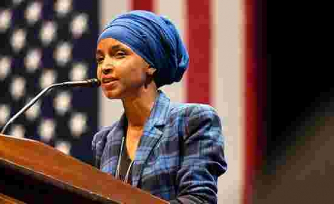 ABD'nin tarihe geçen ilk kadın Müslüman vekillerinden İlhan Omar, yeniden Temsilciler Meclisi'ne seçildi