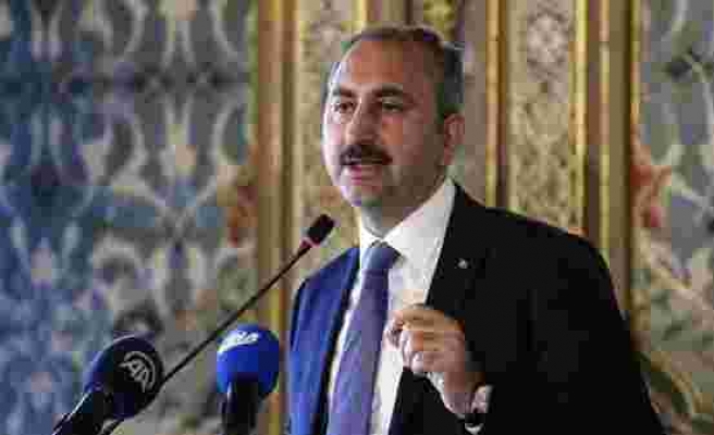 Adalet Bakanı Gül'den 'AYM Düzenlemesi' Açıklaması: 'Hukukun Üstünlüğü İçin Her Türlü Değişiklik Yapılabilir'