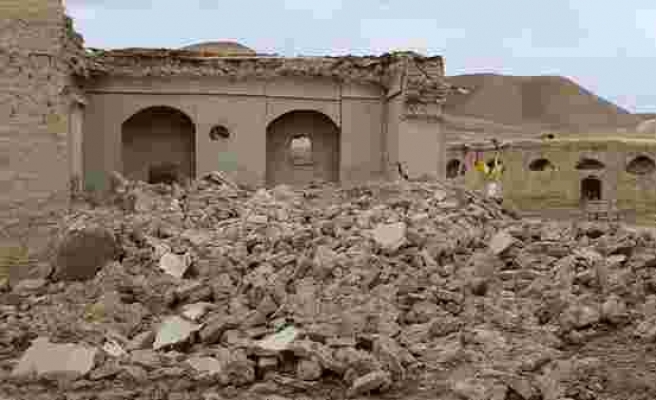 Afganistan'da Deprem: İlk Belirlemelere Göre 280 Kişi Hayatını Kaybetti
