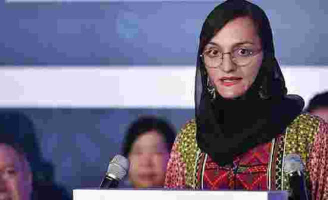 Afganistan'ı terk eden ülkenin ilk kadın belediye başkanı Ghafari, Taliban liderine seslendi: Ortaya çık