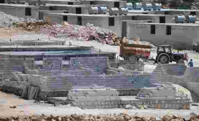 Afrin'de briket evlere PKK saldırısı: 1 ölü