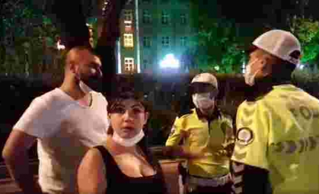 Alkollü Çıkan Taksiciyi Yanındaki Kadın Savundu: 'Ben İçirdim Ona'