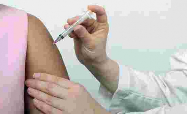 Almanya'da AstraZeneca aşısının 60 yaş altı kişilere uygulanması durduruldu