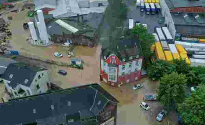 Almanya'da Sel Felaketi: 6 Bina Çöktü, 9 Kişi Hayatını Kaybetti, 60'tan Fazla Kişi Kayıp