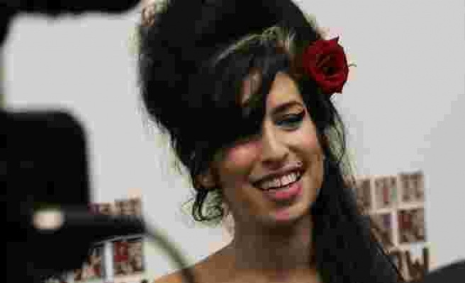 Amy Winehouse'un mirası kavga çıkardı