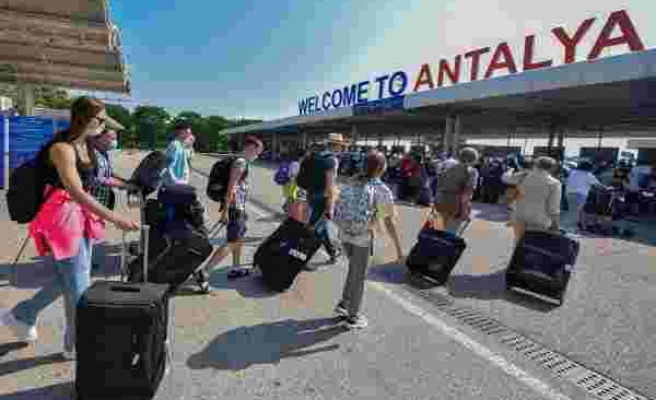 Antalya'ya gelen turist sayısı 9 milyonu geçti