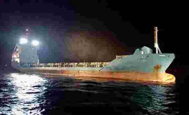 Arızalanan gemi Çanakkale Boğazı'nda demirletildi