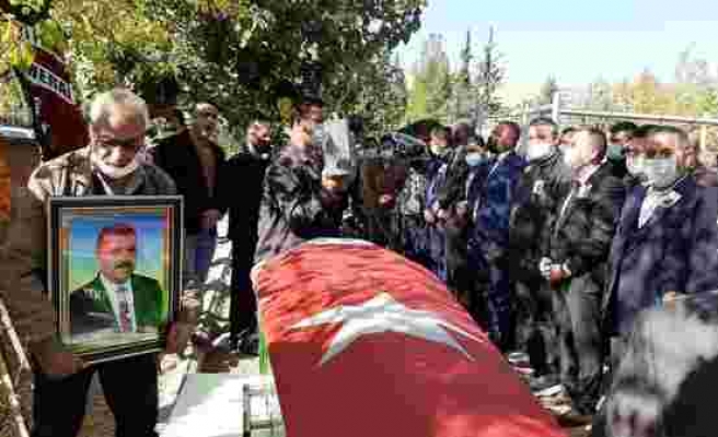 Aşı Karşıtıydı: İYİ Partili İlçe Başkanı Koronadan Hayatını Kaybetti