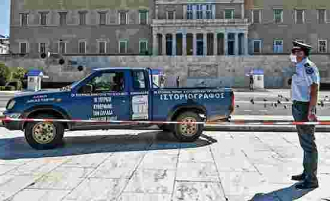 Atina'da parlamento önüne
