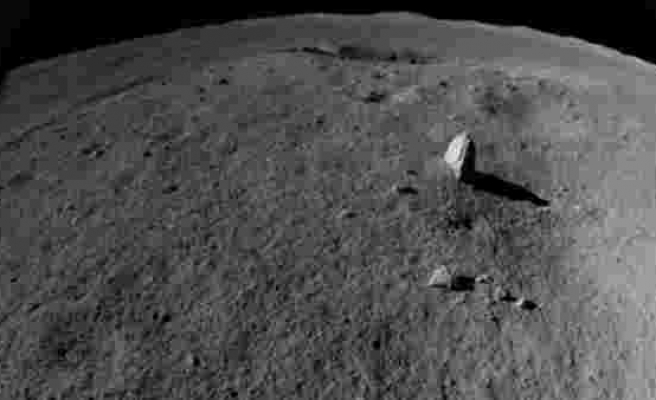 Ay'da sıra dışı bir kaya keşfedildi