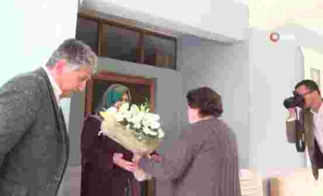 Azerbaycanlı heyet ile birlikte şehit ailesi ziyaret edildi