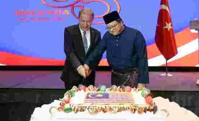 Bakan Akar: Malezya ile iş birliğimizi daha da güçlendirmeye kararlıyız