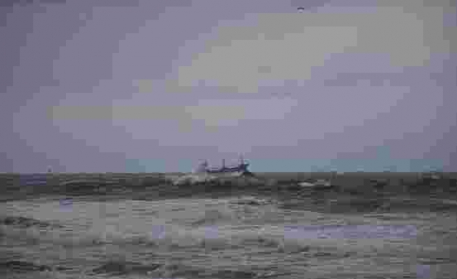 Bartın Açıklarında Rus Bandıralı Kuru Yük Gemisi Battı: 'Hava Çok Kötü, Kurtarma Ekipleri Çıkmakta Zorlanıyor'