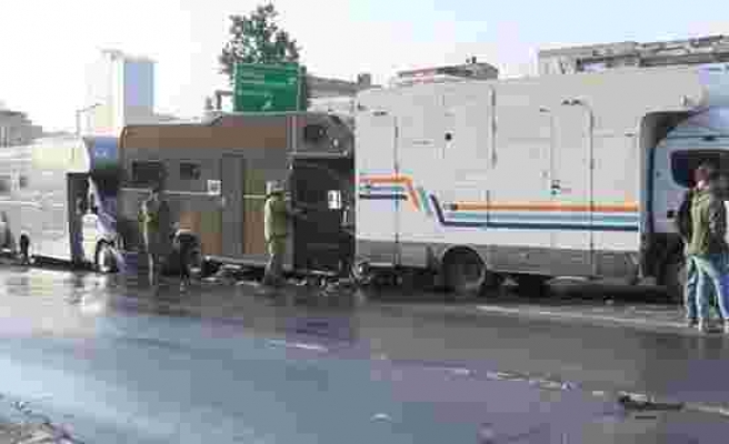 Başakşehir'de karavanların zincirleme kazası! 7 araç birbirine girdi, 6 kişi yaralandı - Haberler