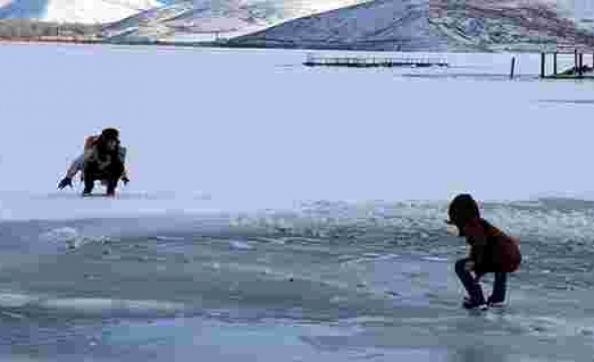Bayburt'ta buz tutan gölet ve akarsular kartpostallık görüntüler oluşturdu