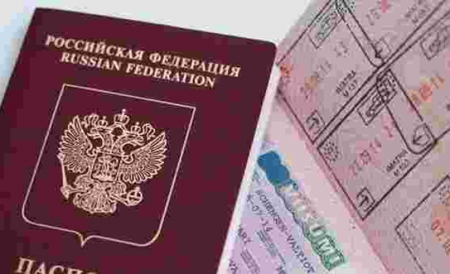 Bazı AB ülkeleri Ruslara vize vermeyi tamamen durdurdu