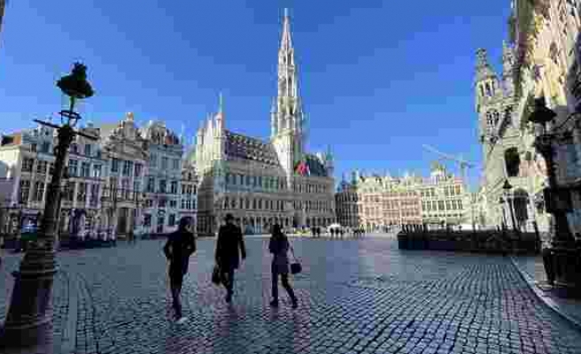 Belçika'da 400 binden fazla aşı çöpe atılacak