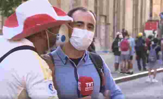 Beyrut'ta Canlı Yayın Yapan TRT Muhabirini Maskeli Bir Şekilde Öpen Protestocu