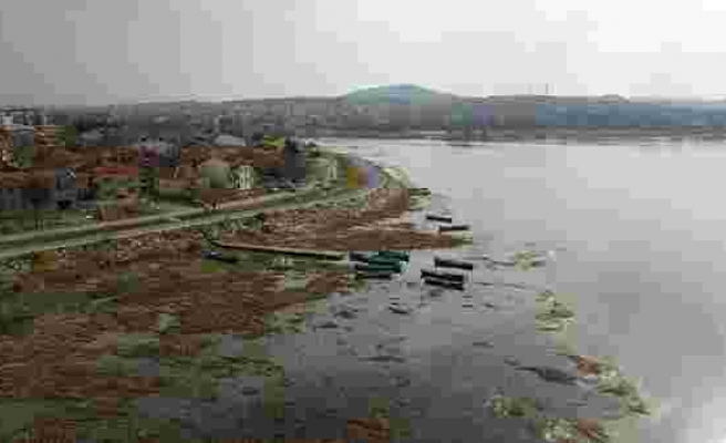 Beyşehir Gölü Can Çekişiyor: Su 150 Metre Çekildi