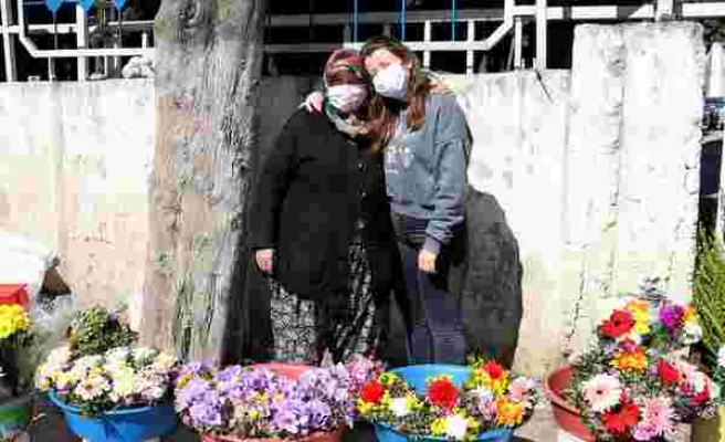 Bir Fedakarlık Hikayesi! Mezarlıkta Çiçek Satarak Kızını Oxford'da Okutuyor…