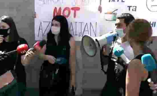 Bir grup Ermeni, Azerbaycan'a destek çıkan Ukrayna'nın Erivan Büyükelçiliği'ni bastı
