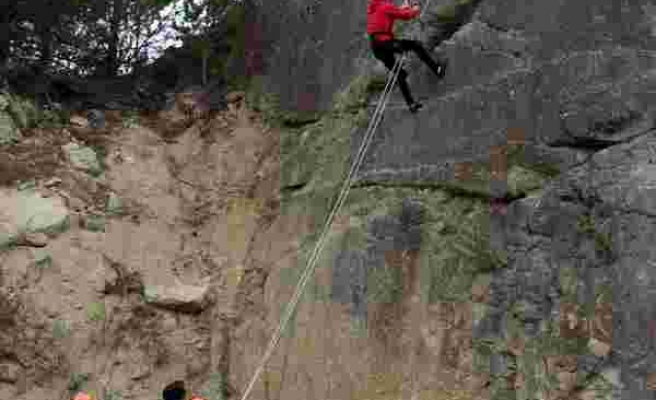 Bolu’da çevik kuvvet ekiplerine arama kurtarma ve dağcılık eğitimi verildi