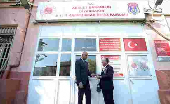 Bozdağ Diyarbakır Cezaevi anahtarını Ersoy'a teslim etti