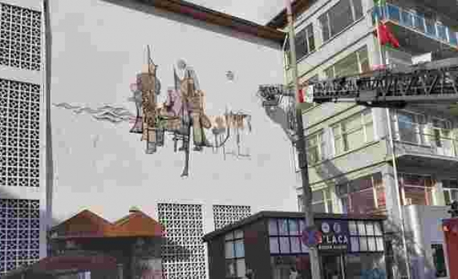 Bunu da Gördük: Burdur Belediyesi Binasındaki Şehrin Simgesi Freskler Yıkıldı...