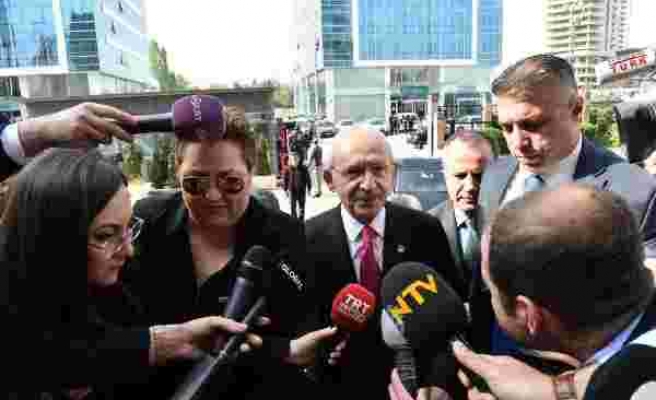 CHP'de Olağanüstü PM Toplantısı Başladı: 'Çok Güzel Şeyler Olacak, Kimse Meraklanmasın'