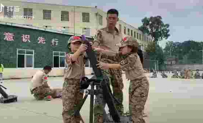 Çin'in İlkokula Giden Çocuklara Askeri Eğitim Verdiğini İddia Eden Video