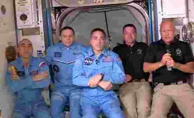 Crew Dragon mürettebatının uzaydaki görevi 4 ay sürecek