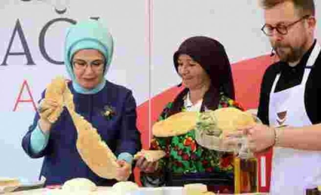 Cumhurbaşkanı Erdoğan'ın eşi Emine Erdoğan yemek yaptı, ustalardan tam not aldı - Haberler