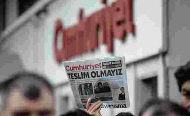 Cumhuriyet Gazetesinde 'Can Dündar' Depremi: İki İsim Yazılarını Sonlandırdı