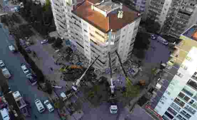 Depremde İlk 3 Katı Çöken ve Yan Yatan Bina Vinçlerle Ayakta Tutuluyor