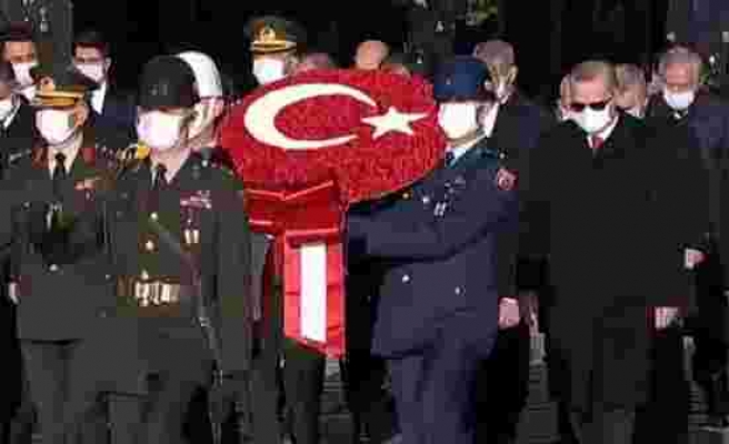 Devlet Erkanı Atatürk'ün Huzurunda