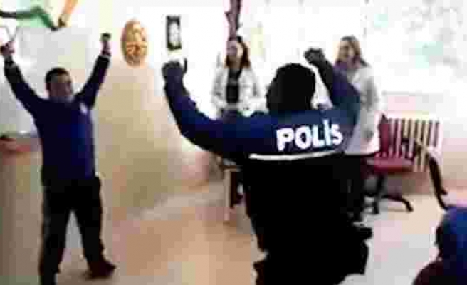 Down Sendromlu Kadir ile Karşılıklı Zeybek Oynayan Polis