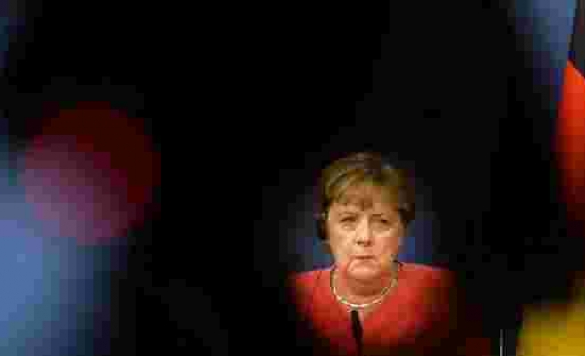 Dünya Bu Skandalı Konuşuyor! Danimarka, Merkel'i Dinlemesi İçin ABD'ye Yardım Etmiş
