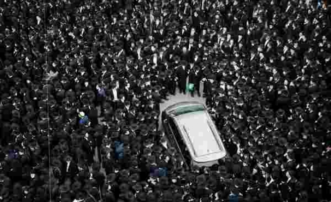 Dünya Hayretle İzledi: 'Ultra-Ortodoks' Yahudilerin Cenaze Töreninden İlginç Görüntüler