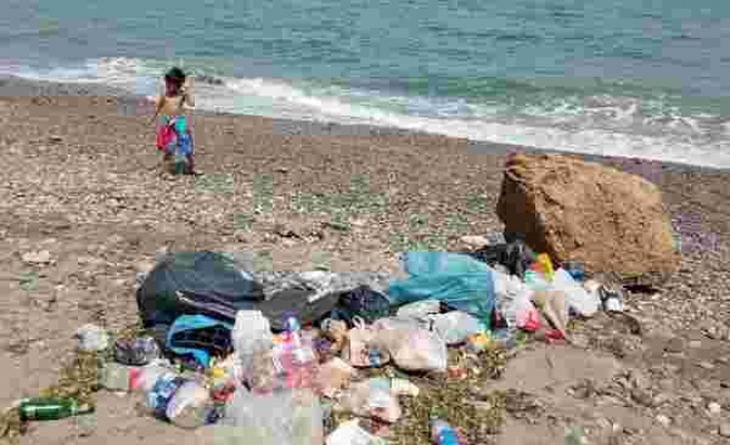 Duyarsız vatandaşlar Mudanya sahillerini çöplüğe çevirdi