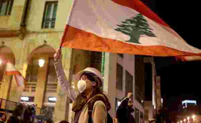 Ekonomik Kriz Nedeniyle Aylardır Protestolara Sahne Olan Lübnan 'İflas Ettiğini' Duyurdu