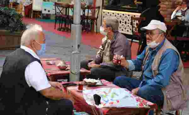 En Çok Vaka Görülen İller Arasındaki Rize'de 'Çay Sohbetleri' Yasaklandı