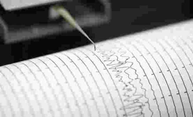 Endonezya'da 5,5 ila 6,2 büyüklüğünde peş peşe depremler