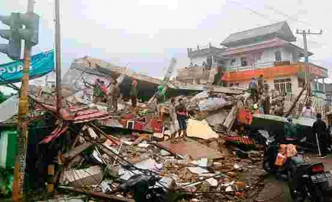 Endonezya'da 6,2 Büyüklüğünde Deprem: En Az 10 Ölü