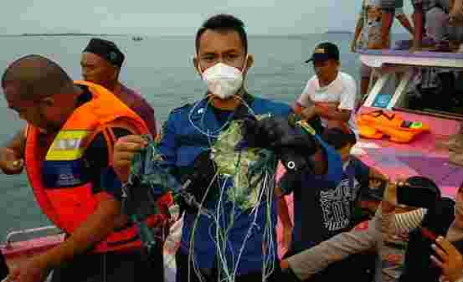 Endonezya'da Denize Düşen Yolcu Uçağının Yeri Tespit Edildi