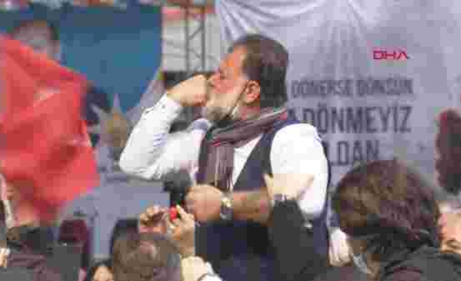 Erdoğan'a Sevgisini Yüzüğünü Öperek Gösteren Vatandaş: 'Beni ve Sevgi Gösterimi Karaladılar'
