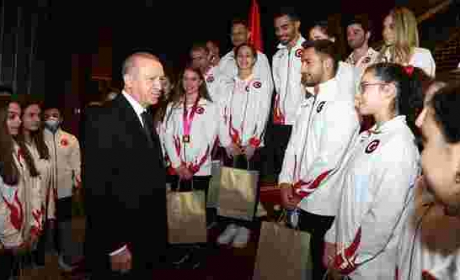 Erdoğan'dan Cimnastikçilere İlginç Uyarı: 'Madalyaları Çaldırmayın'