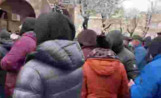 Ermenistan'da protestocular Başbakanlık binasını kuşattı